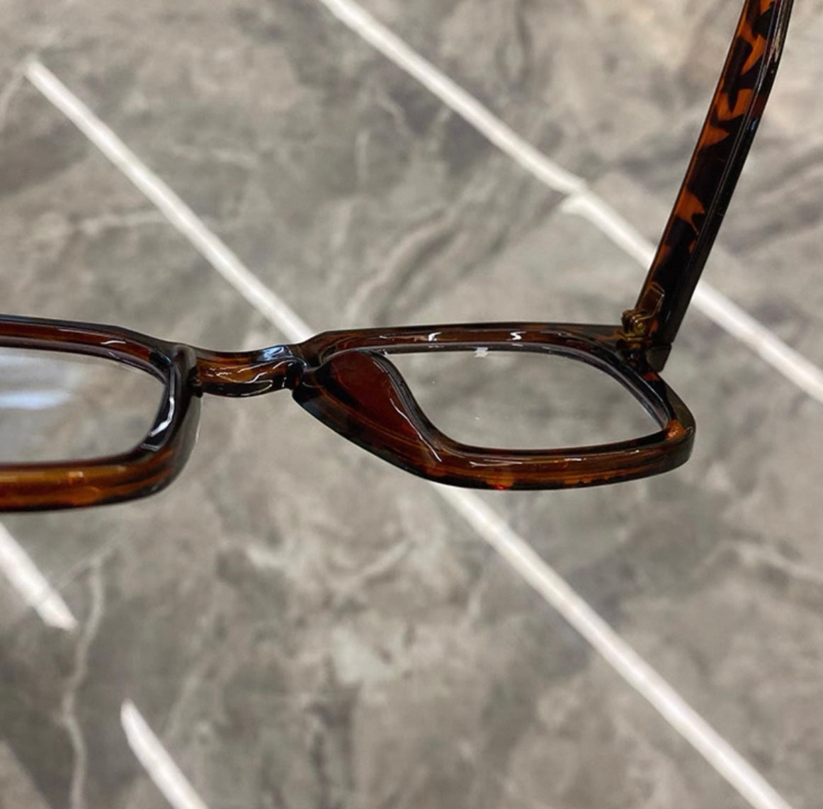 leo vision glasses