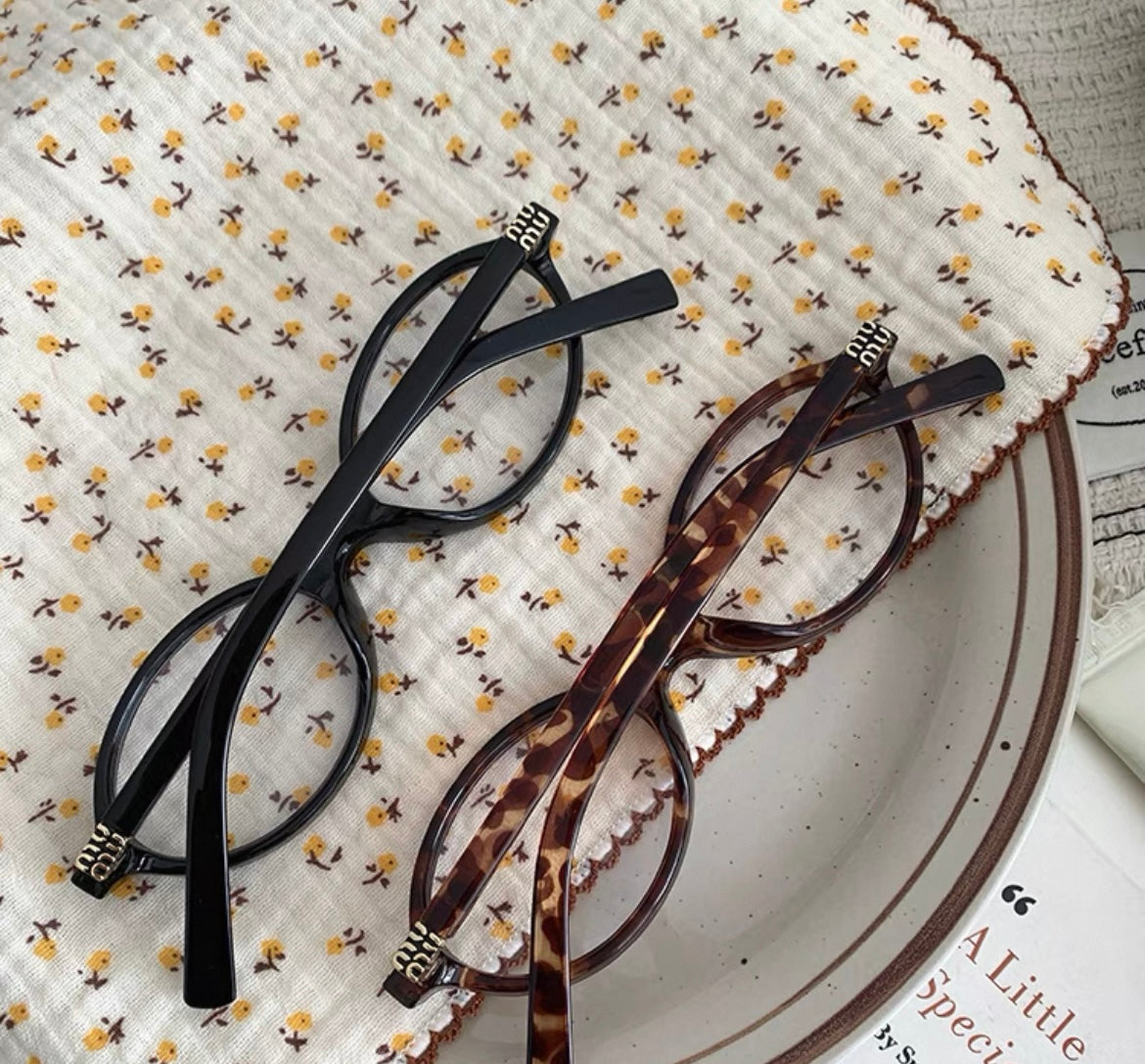 leo glasses v2