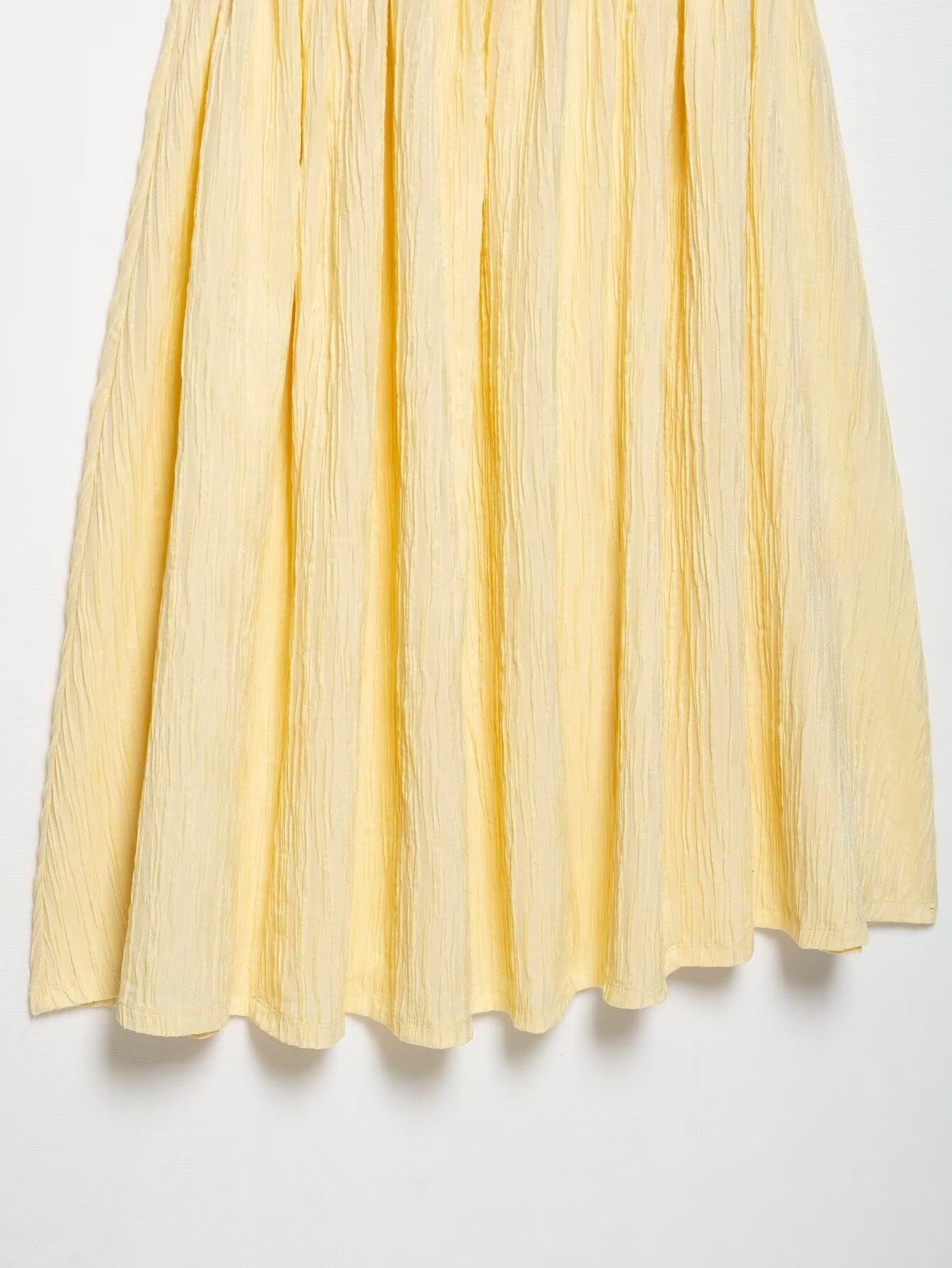 Buttergelbes Kleid
